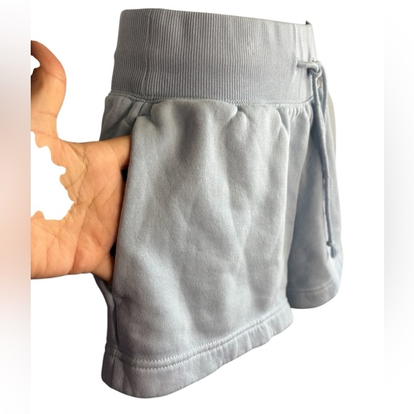 NIKE women’s PHOENIX FLEECE HIGH-WAISTED SHORTS light blue  sz  XS preloved - Picture 3 of 7